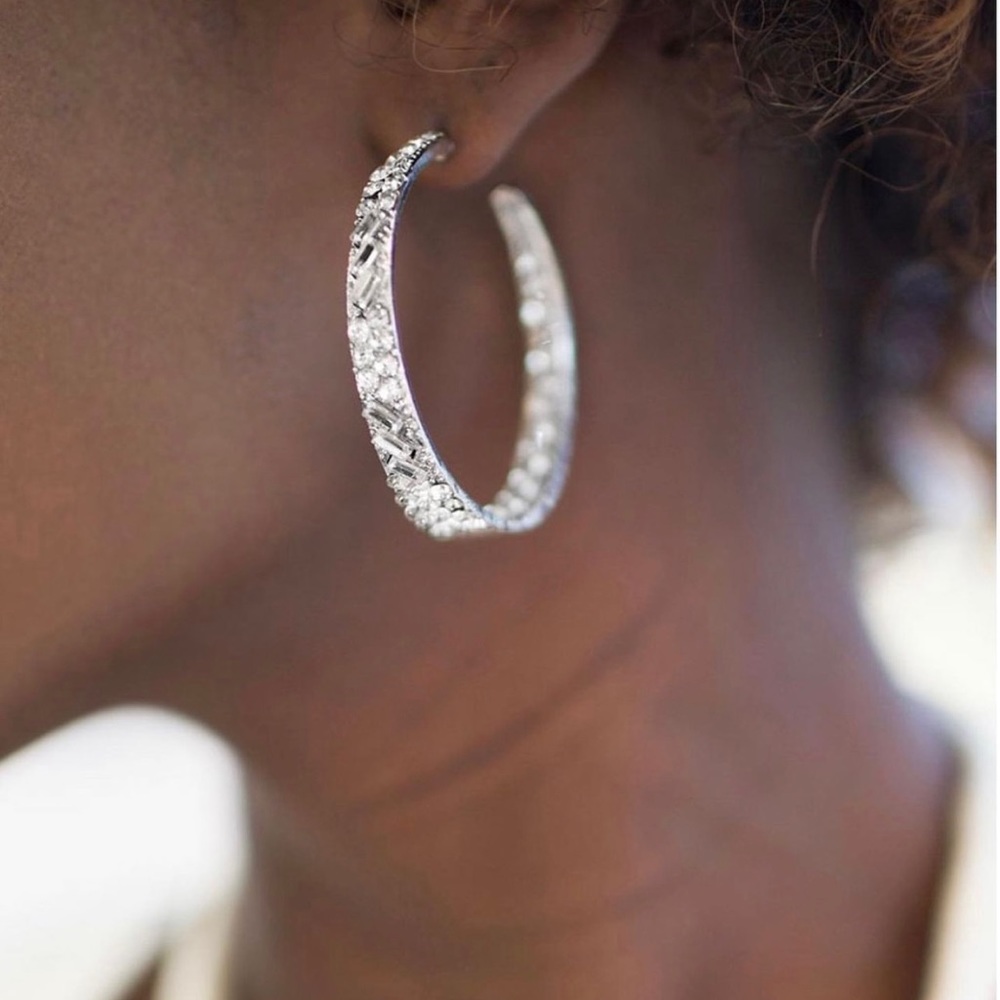 Post earrings